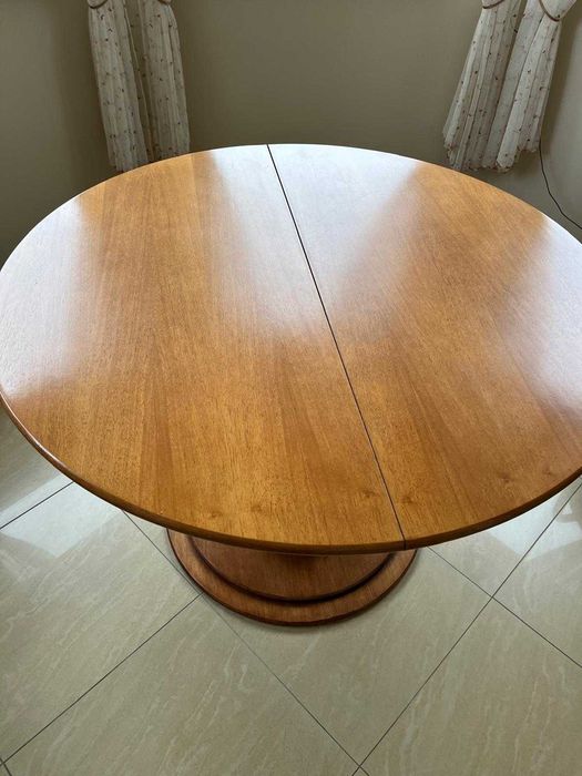 Stół okrągły rozkładany i krzesła WILIMEX