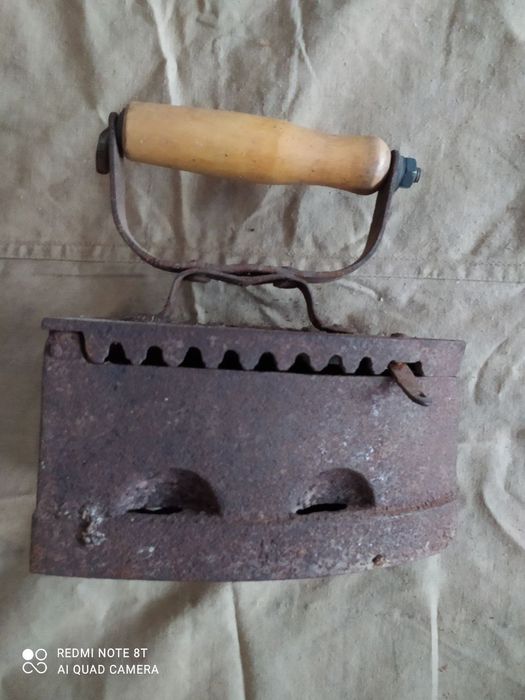 Утюг на углях в хорошем состоянии