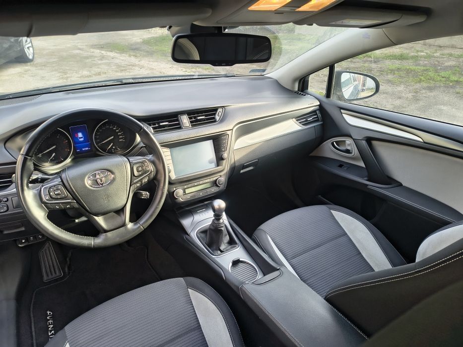 Czyste auto to podstawa  ! Świeża kanapa, dywan , zapraszam :)