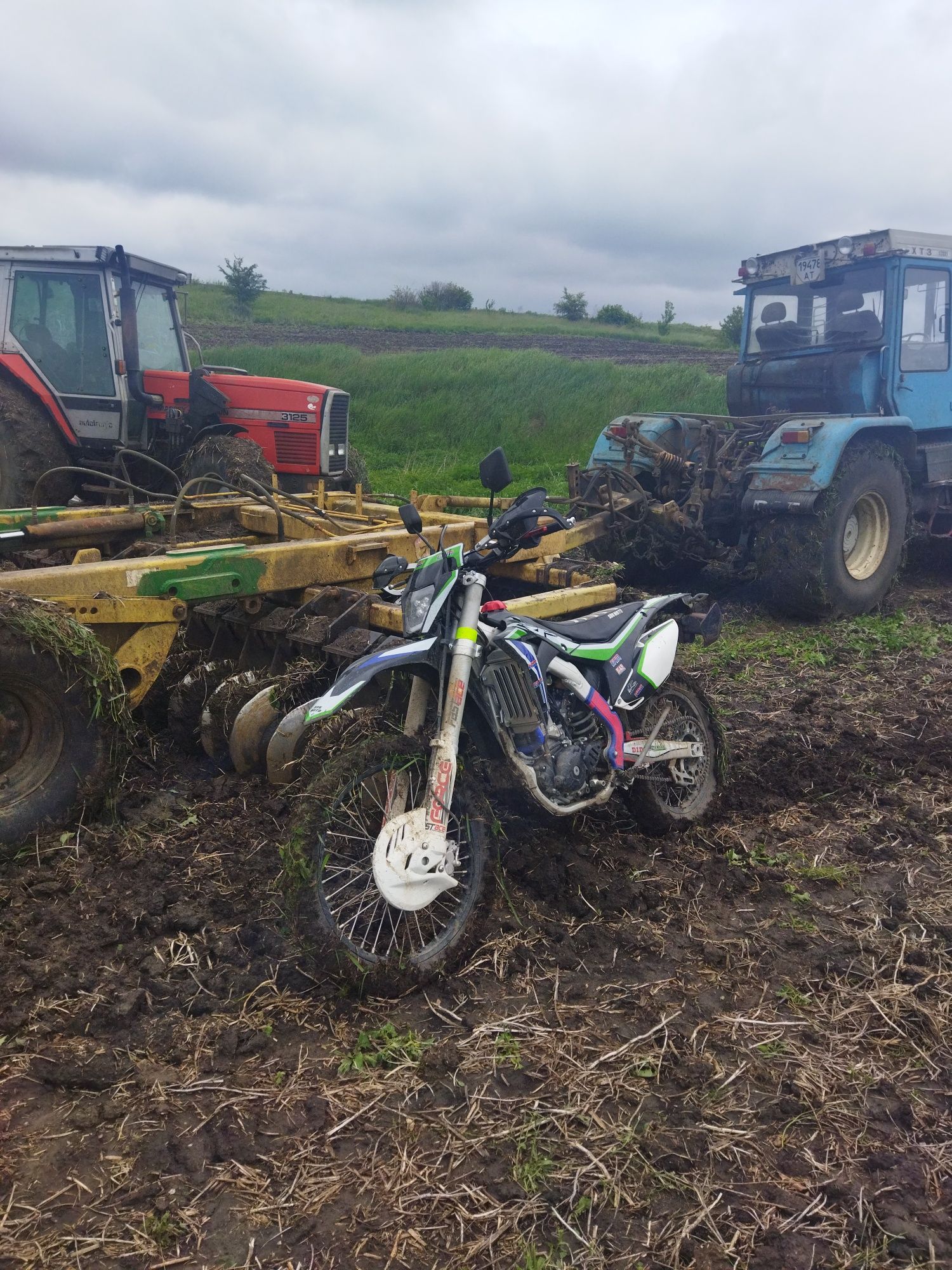 Продаю мотоцикл Sokmoto CRF 300
