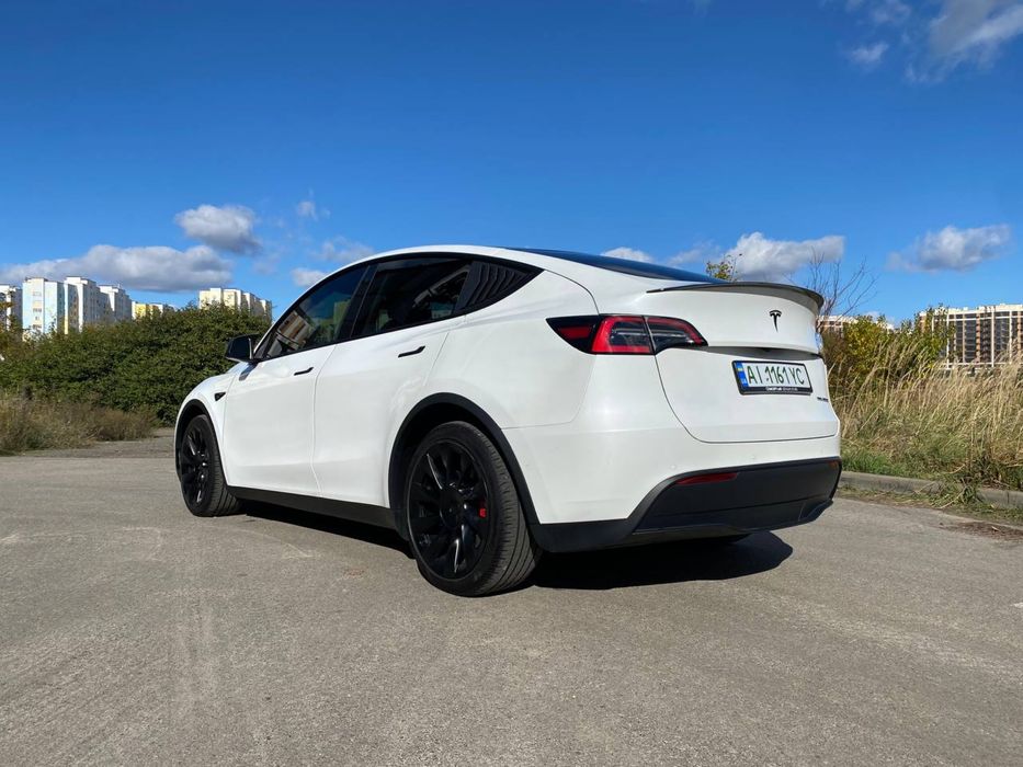 Tesla model Y 2021
