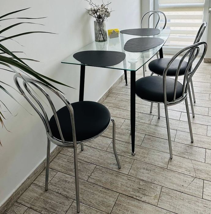 Стіл обідній,стільці,столик.стол стеклянний ,стулья.