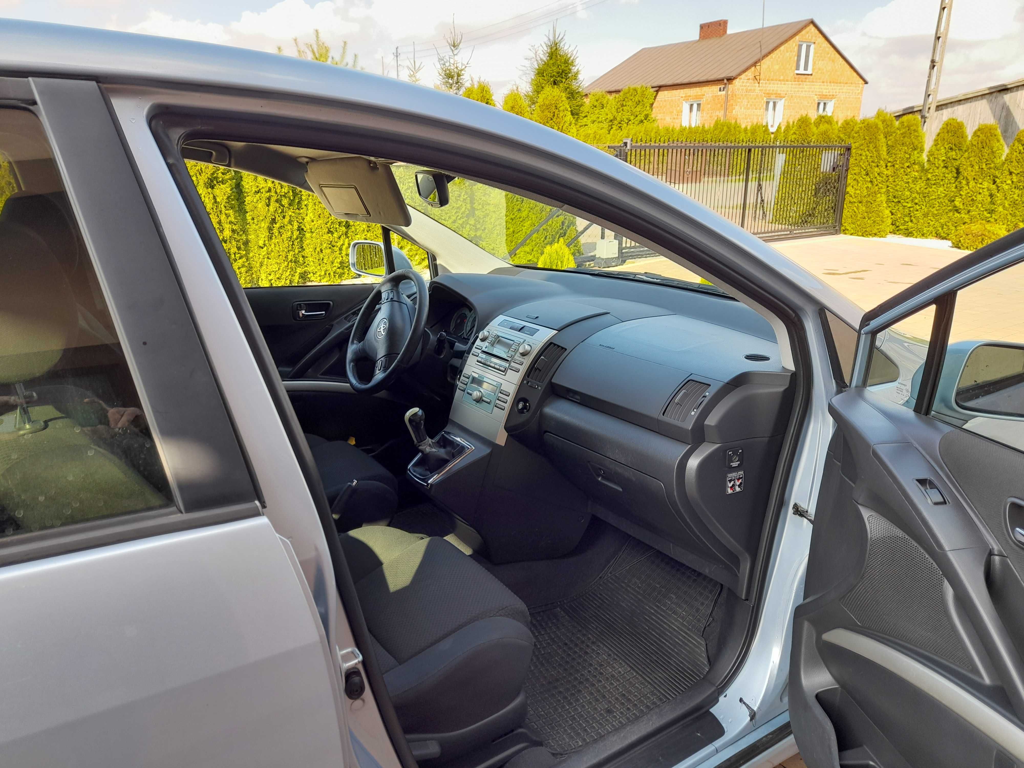 Corolla verso 2005