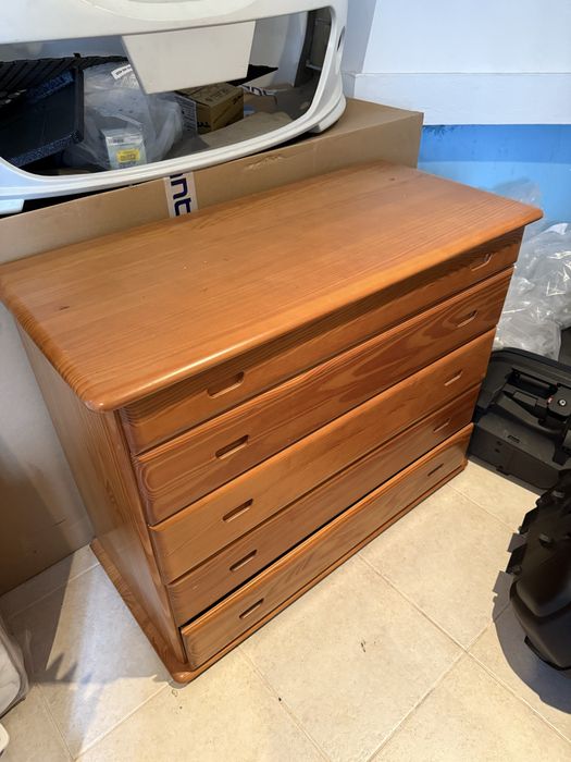 Cómoda madeira pinho