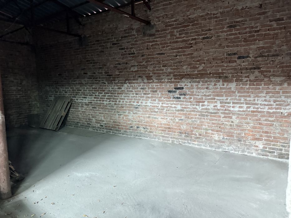 Здається в оренду склад з офісними та побутовими приміщеннями під виро