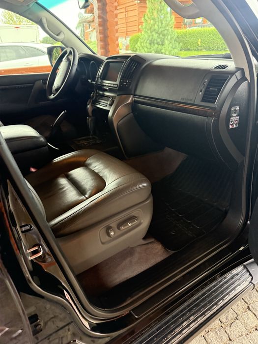 Toyota Land Cruiser V8 2010