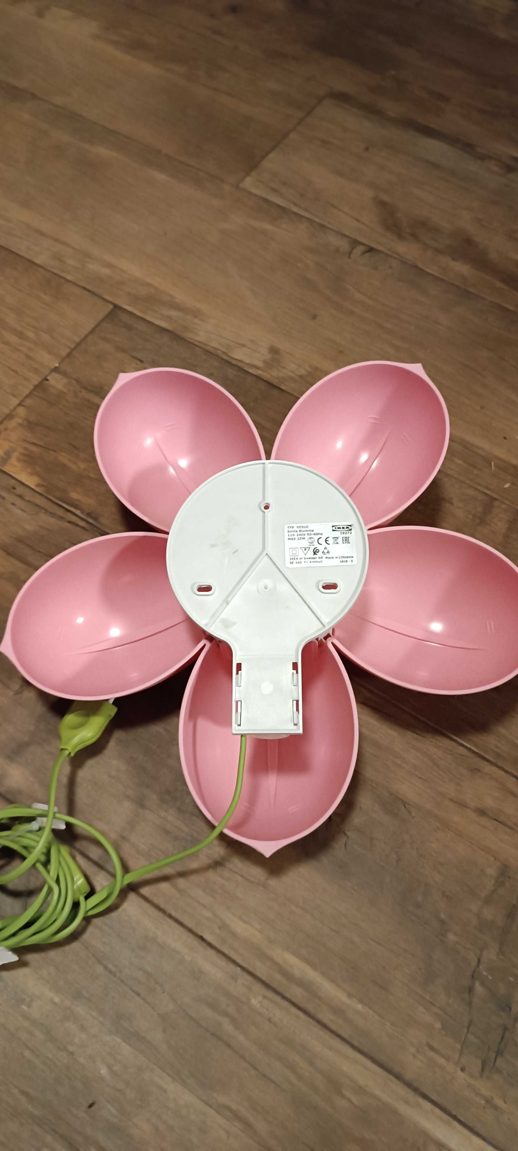 Lampka na ścianę dla dziewczynki kwiatek Ikea śniła blomma