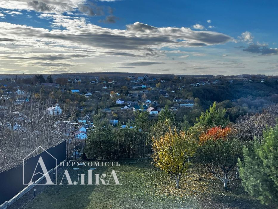 Продам будинок мрії з басейном та неймовірним видом на каньйон