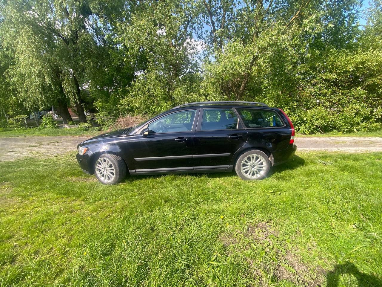 Автомобіль в ідеальному стані Volvo v 50.