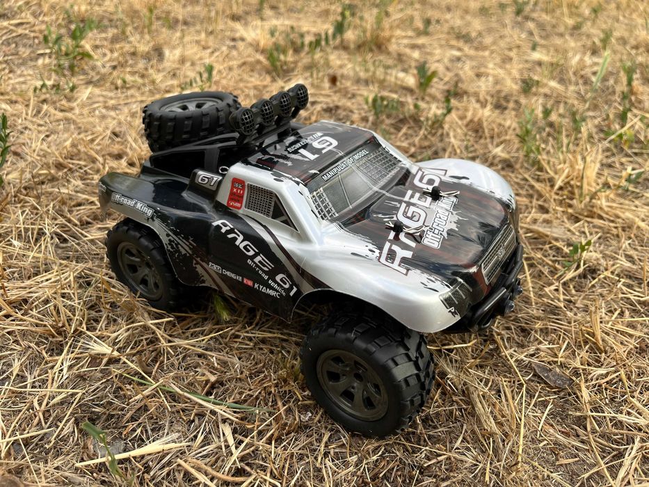 Машинка на радіокеруванні 1:18 машинка на радиоуправлении