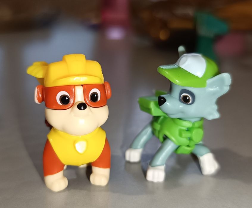 Іграшки kinder з серії "Щенячий патруль"