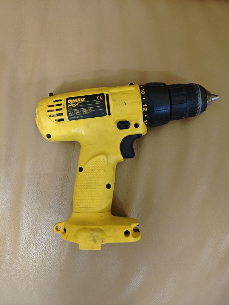Шуруповерт DeWalt