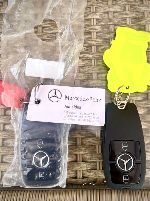 Kluczyki nowe oryginalne mercedes  komplet 2 szt