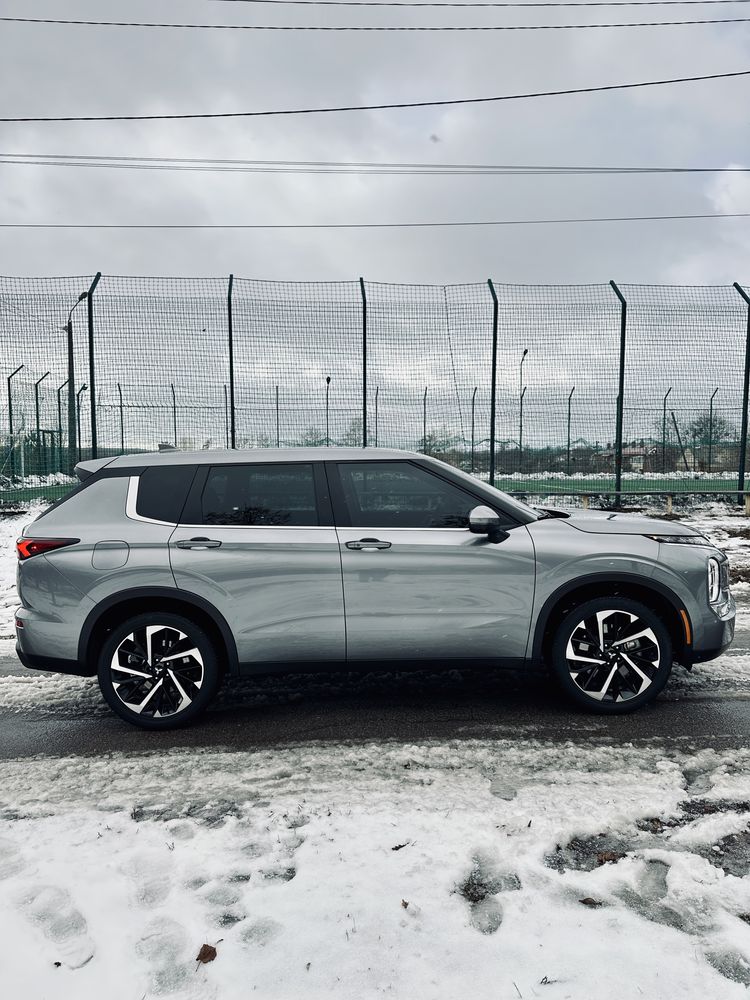 mitsubishi outlander 4 2022/2023