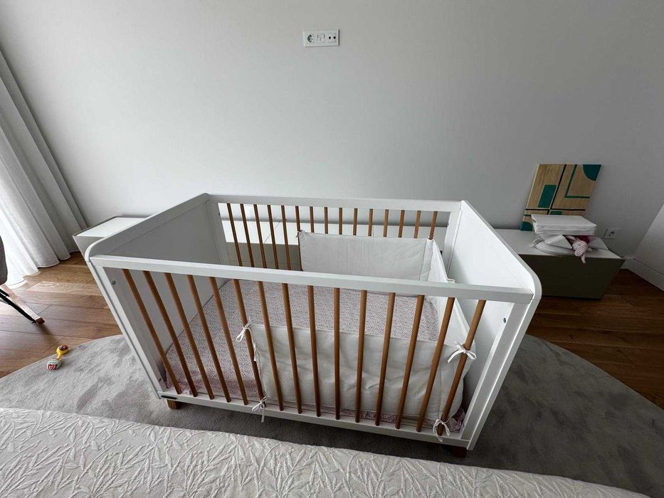 Berço de madeira KINDERKRAFT - Colchão INCLUÍDO.