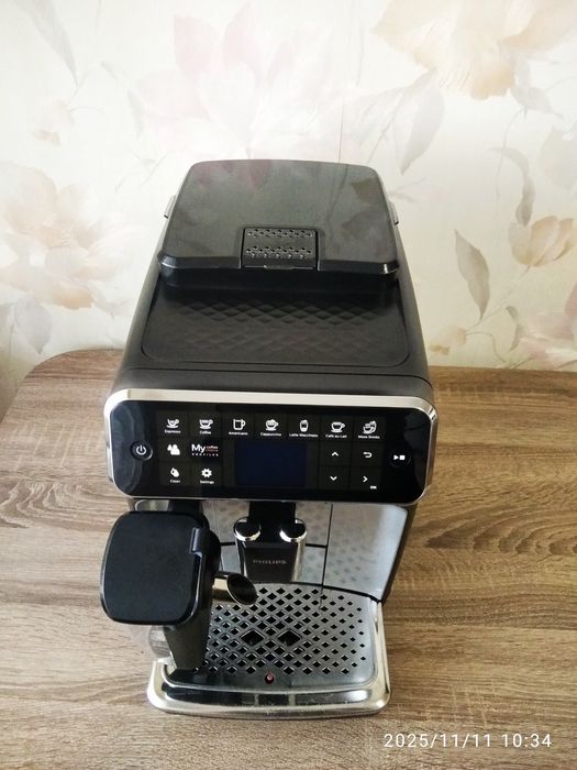 Кофемашина Phillips ep 4300 series LatteGo