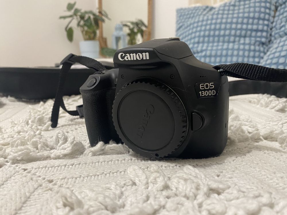 Canon 1300d como nova