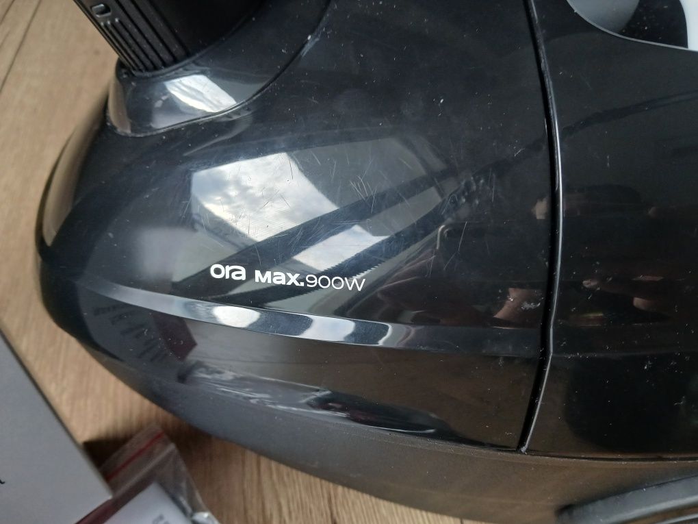 Odkurzacz Amica 900W