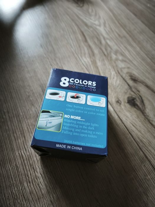 Светильник с датчиком движения и света.