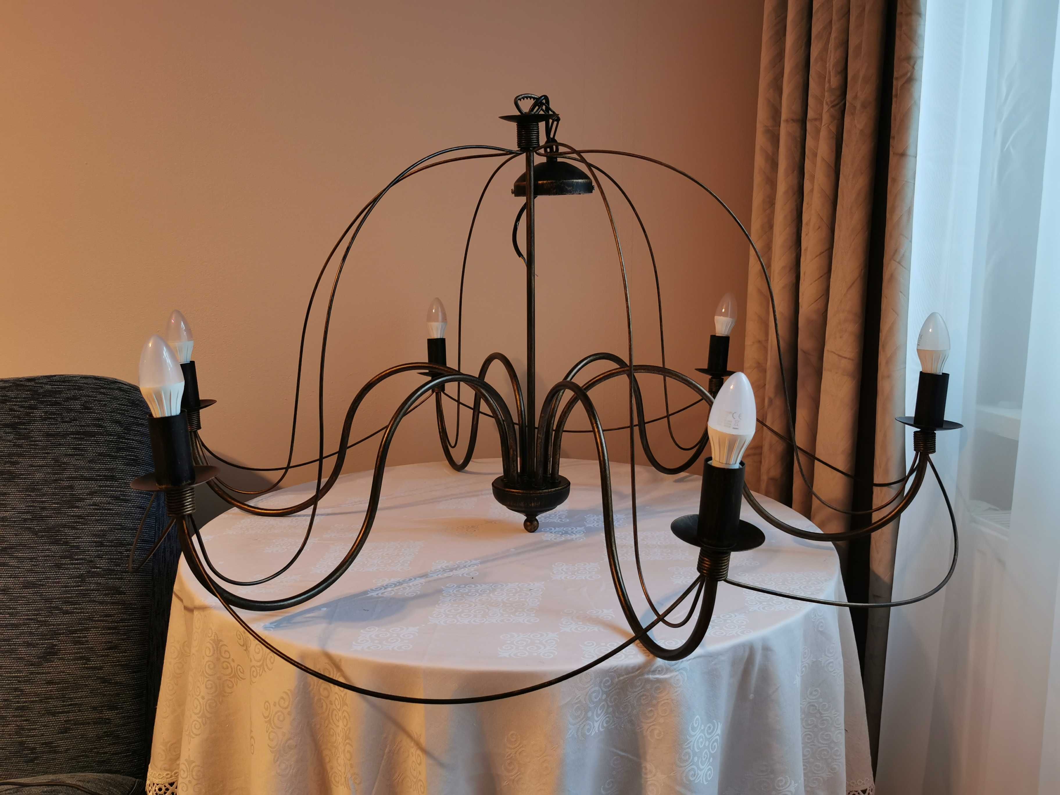 Duża metalowa lampa sufitowa wisząca żyrandol sześcioramienny stalowa