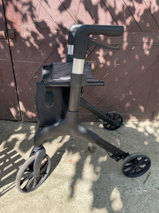 Ходунки колісні для персіонерів, інвадідів .