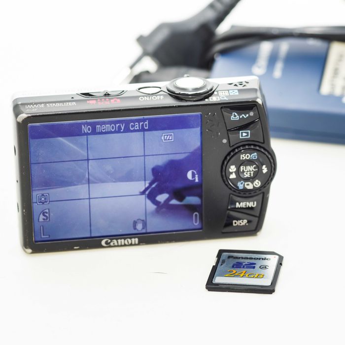 Canon IXUS 870 IS Digital Camera + Canon WP-DC26 Underwater Housing