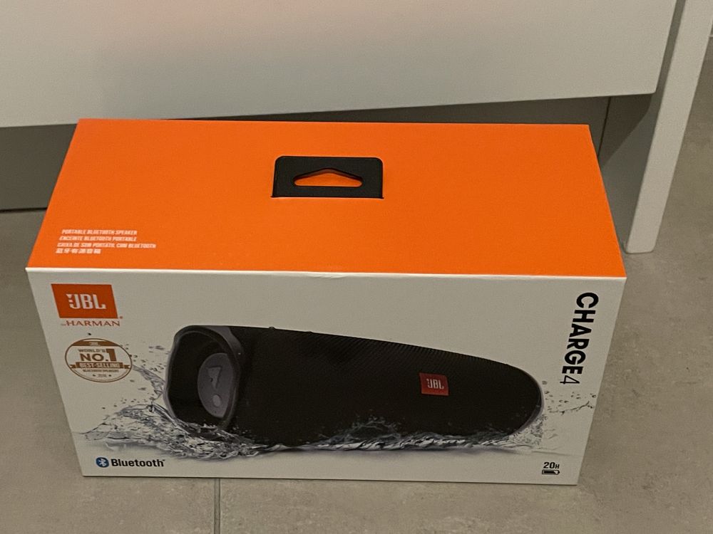 Pudelko JBL Charge4