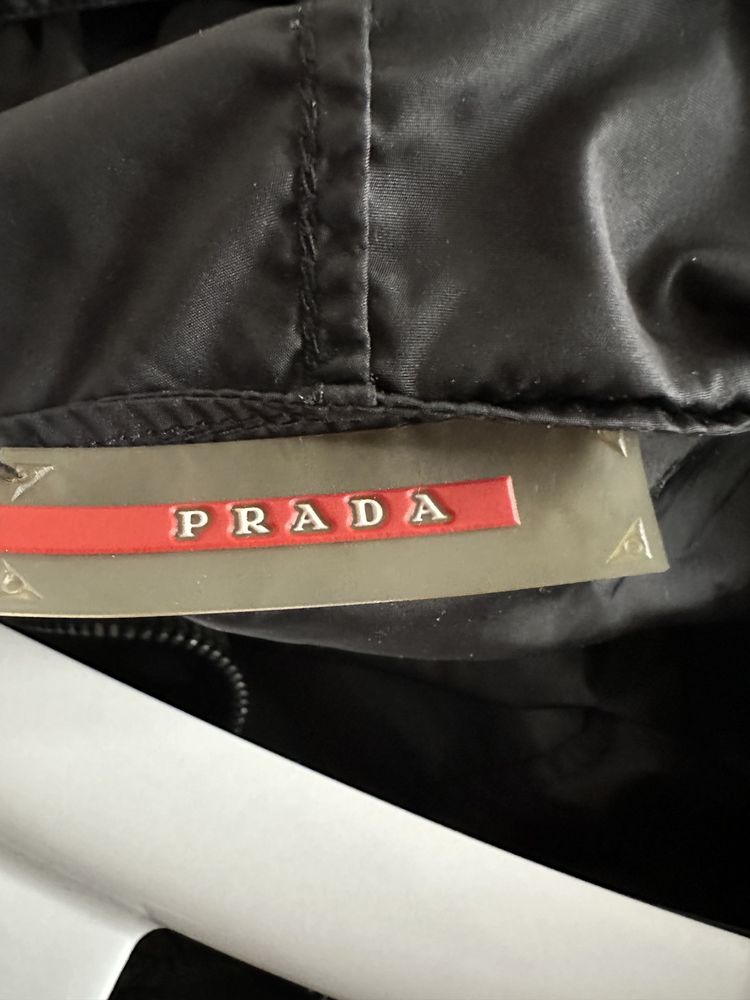 Куртка ветровка оригінал Prada,