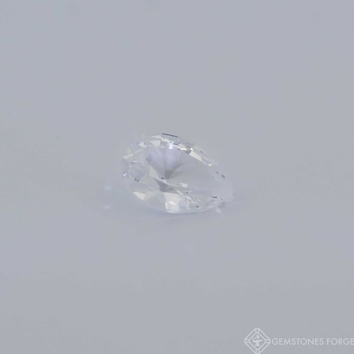 Szafir Laboratoryjnie wytworzony bezbarwny 7x5 mm