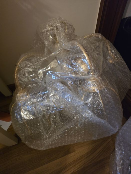 Candeeiro tecto e mesa de cabeceira anos 80