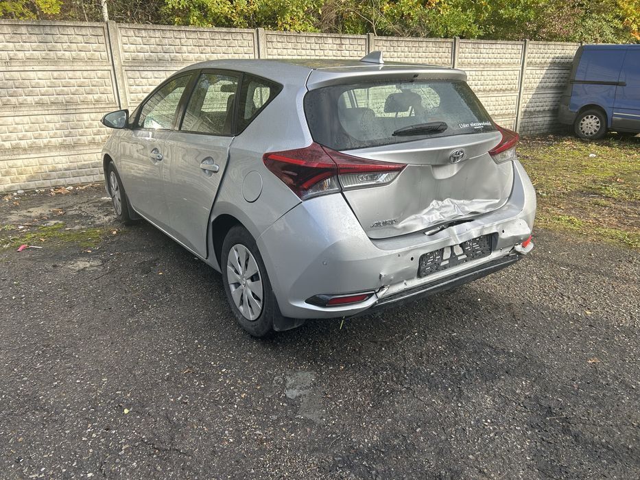 Toyota Auris Hatchback