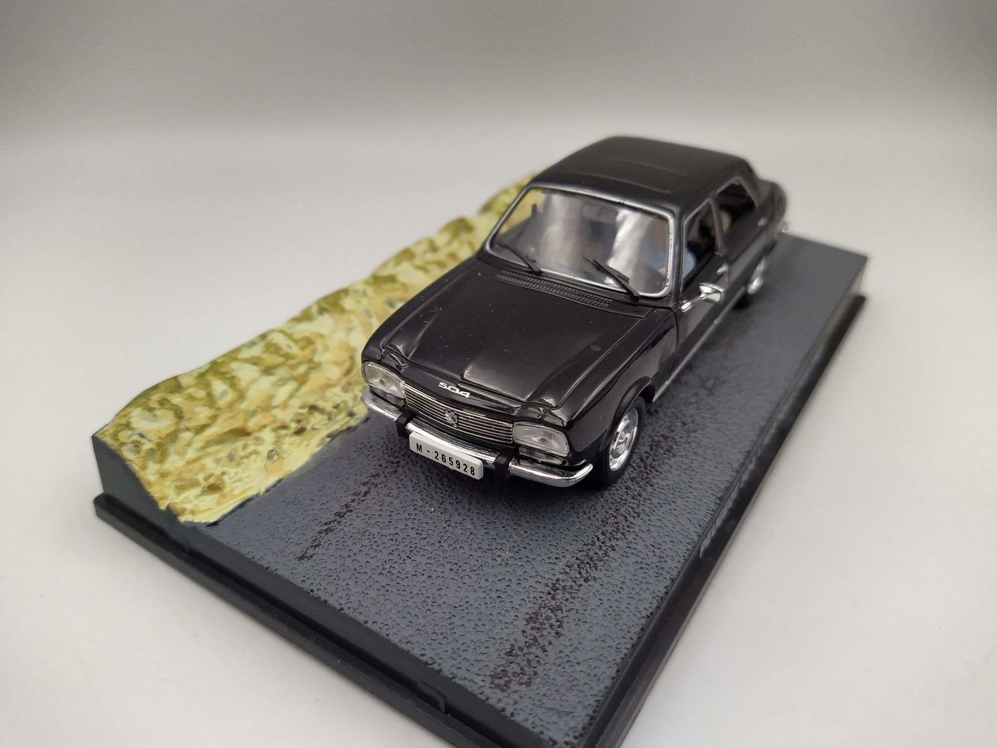 Peugeot 504 James Bond collection Eaglemoss 1:43