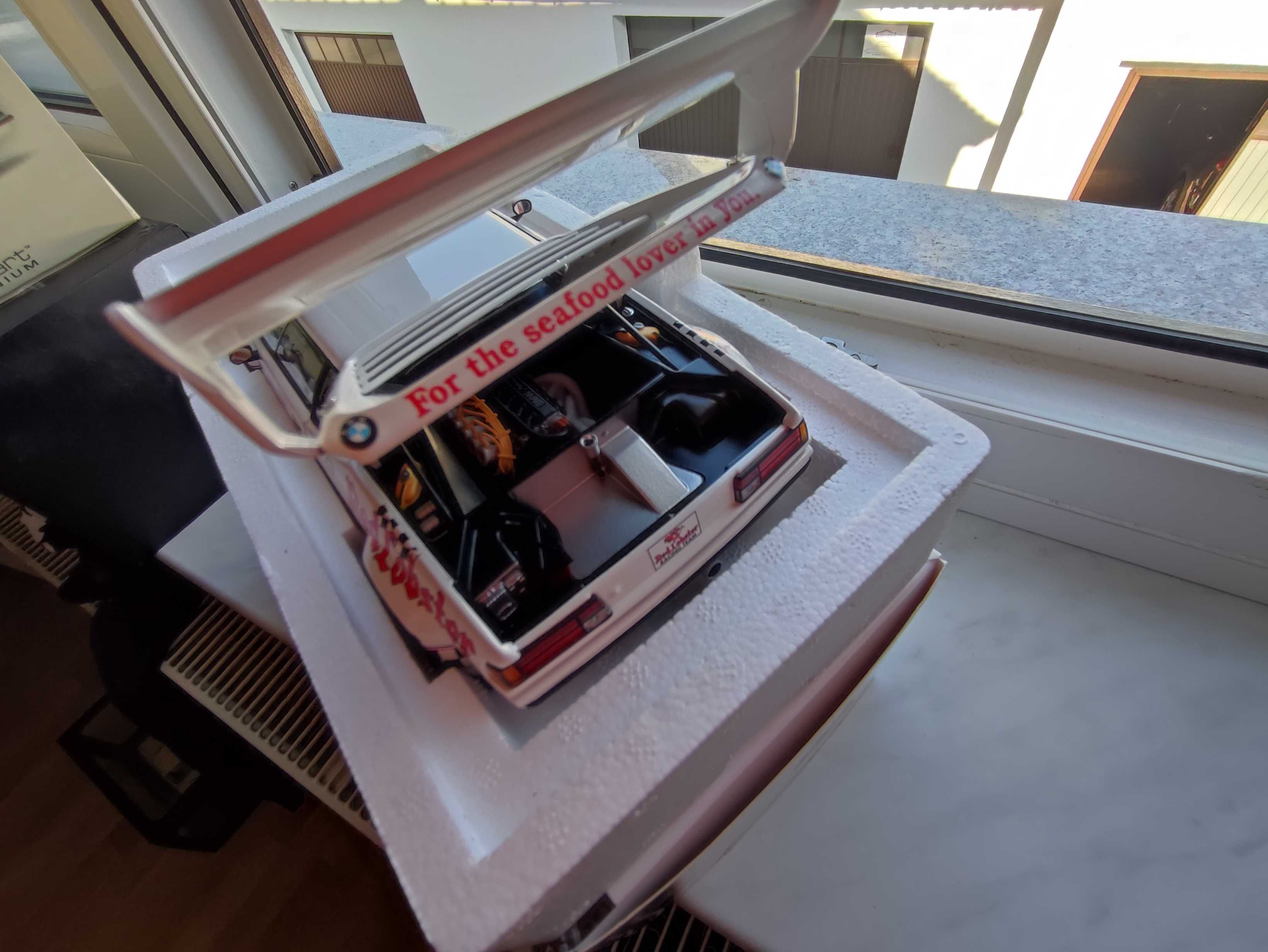 BMW M1 ,,Red Lobster,, 1:18 Minichamps