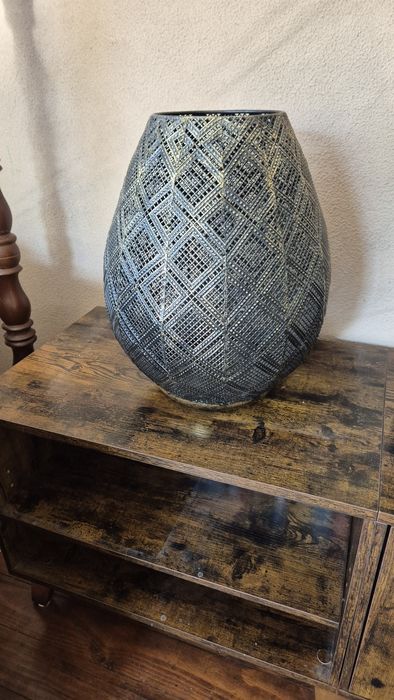 Vaso decorativo em metal altura 39cm