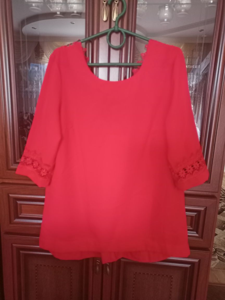 Блуза червона  50-52