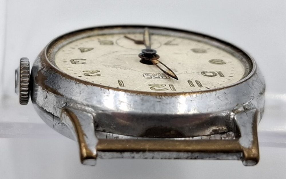 Stary zegarek mechaniczny kolekcjonerski uszkodzony Ruhla umf