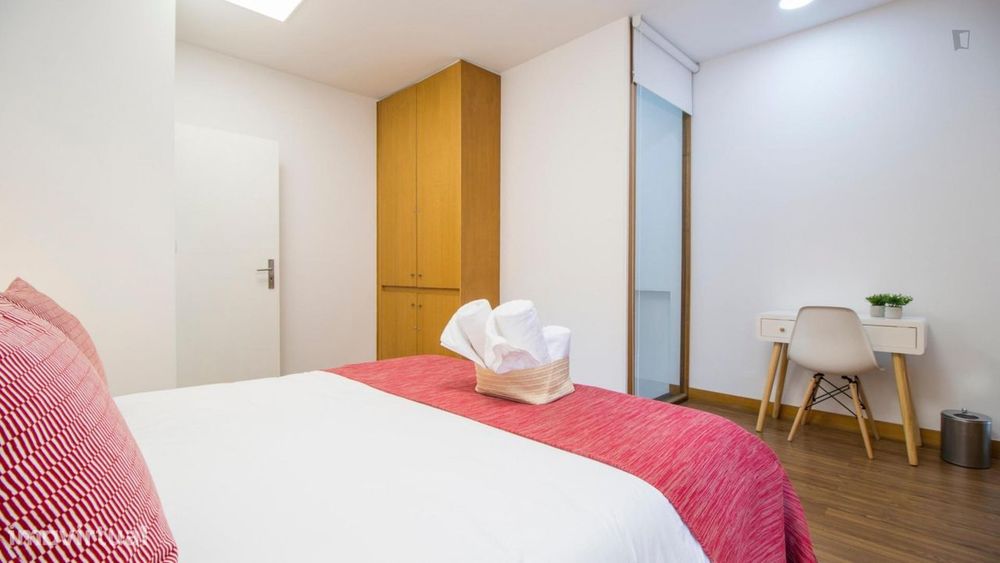 616360 - Quarto com cama de casal em...
