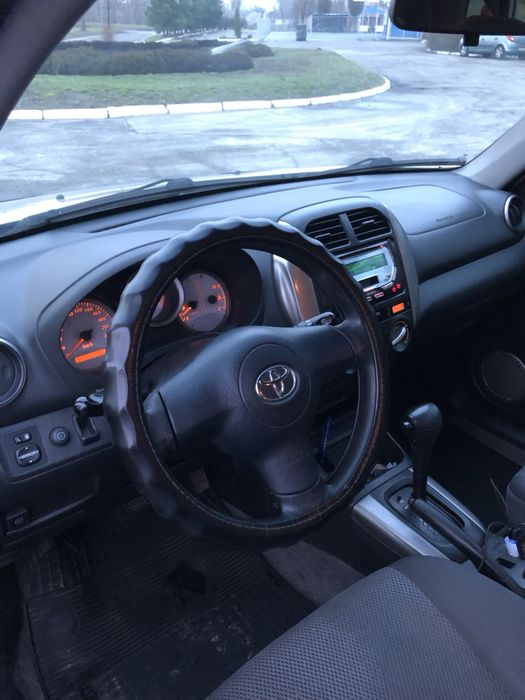 Продам Toyota RAV 4