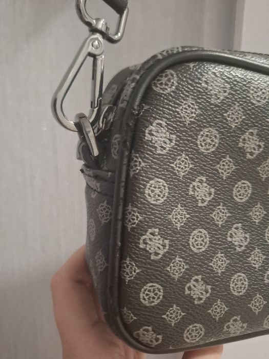 Torebka listonoszka guess