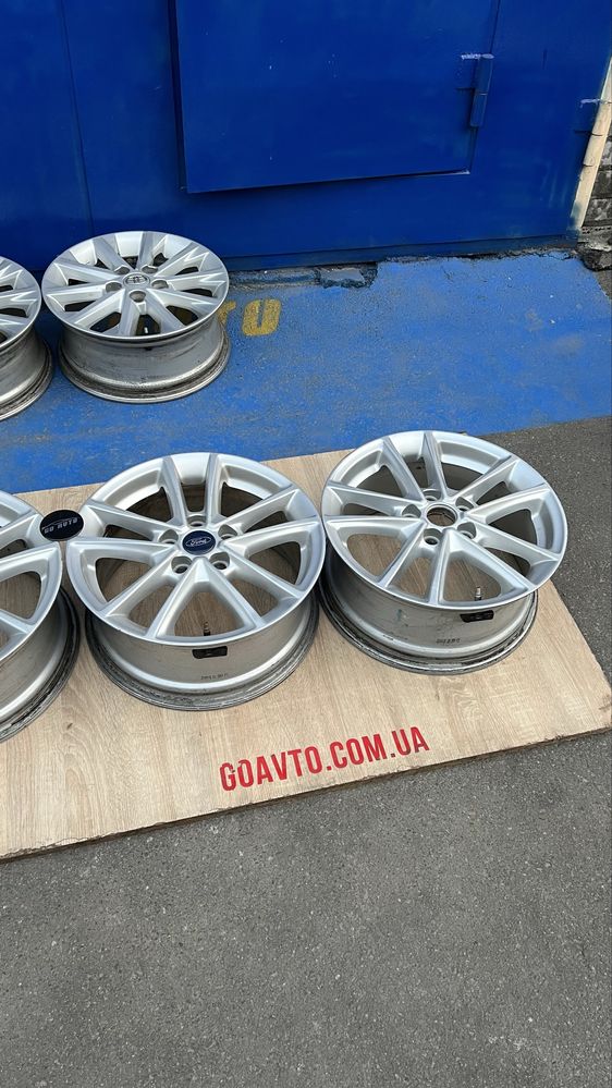 Goauto диски Форд Фокус з дптчиками 5/108 r16 et50 7j dia63,4 як нові