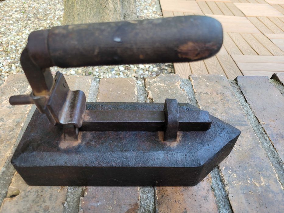 Stare przedwojenne XIX wieczne żelazko kumulacyjne