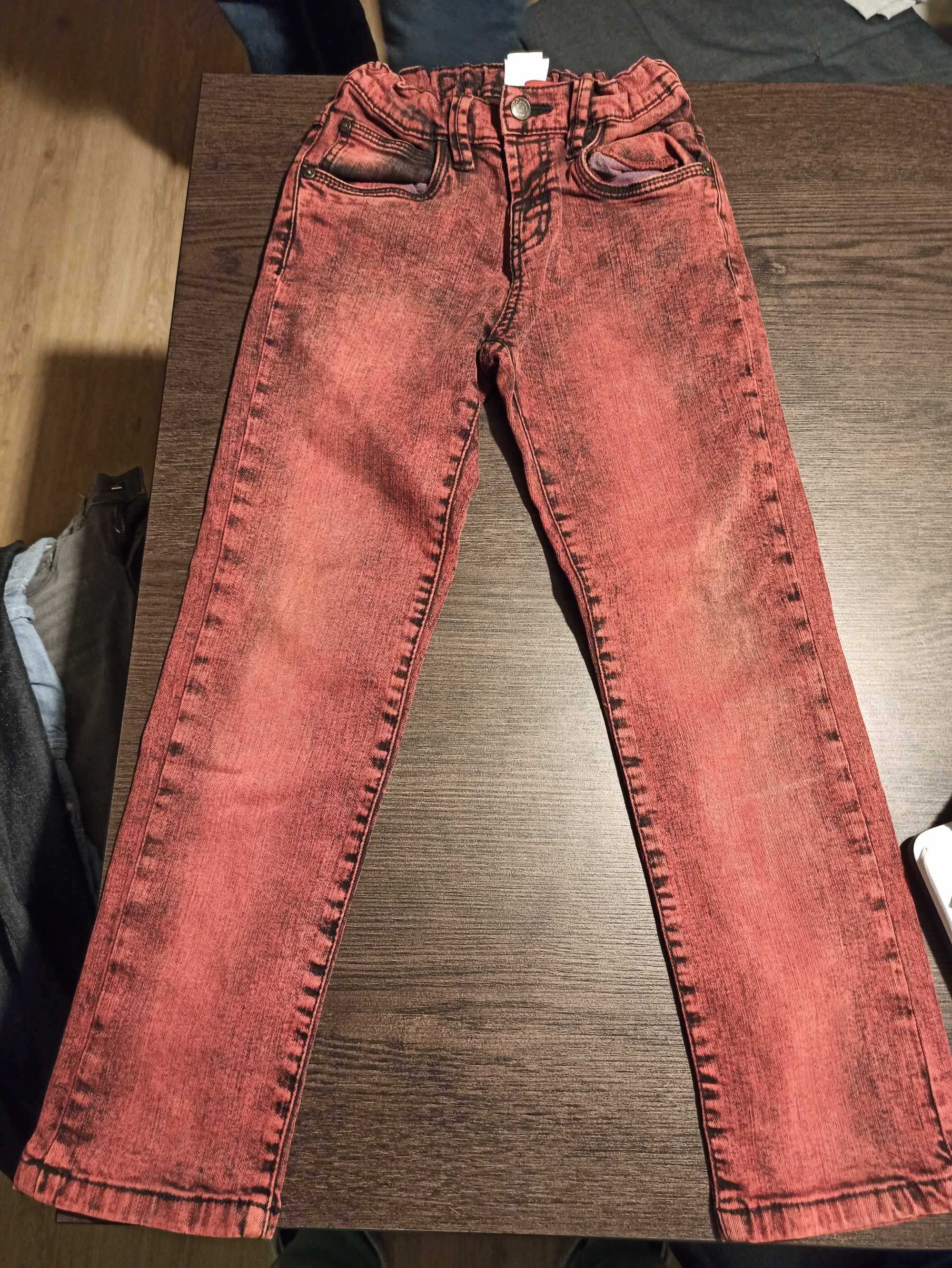 3 pary spodni rozm. 128 czerwone, szare granatowe