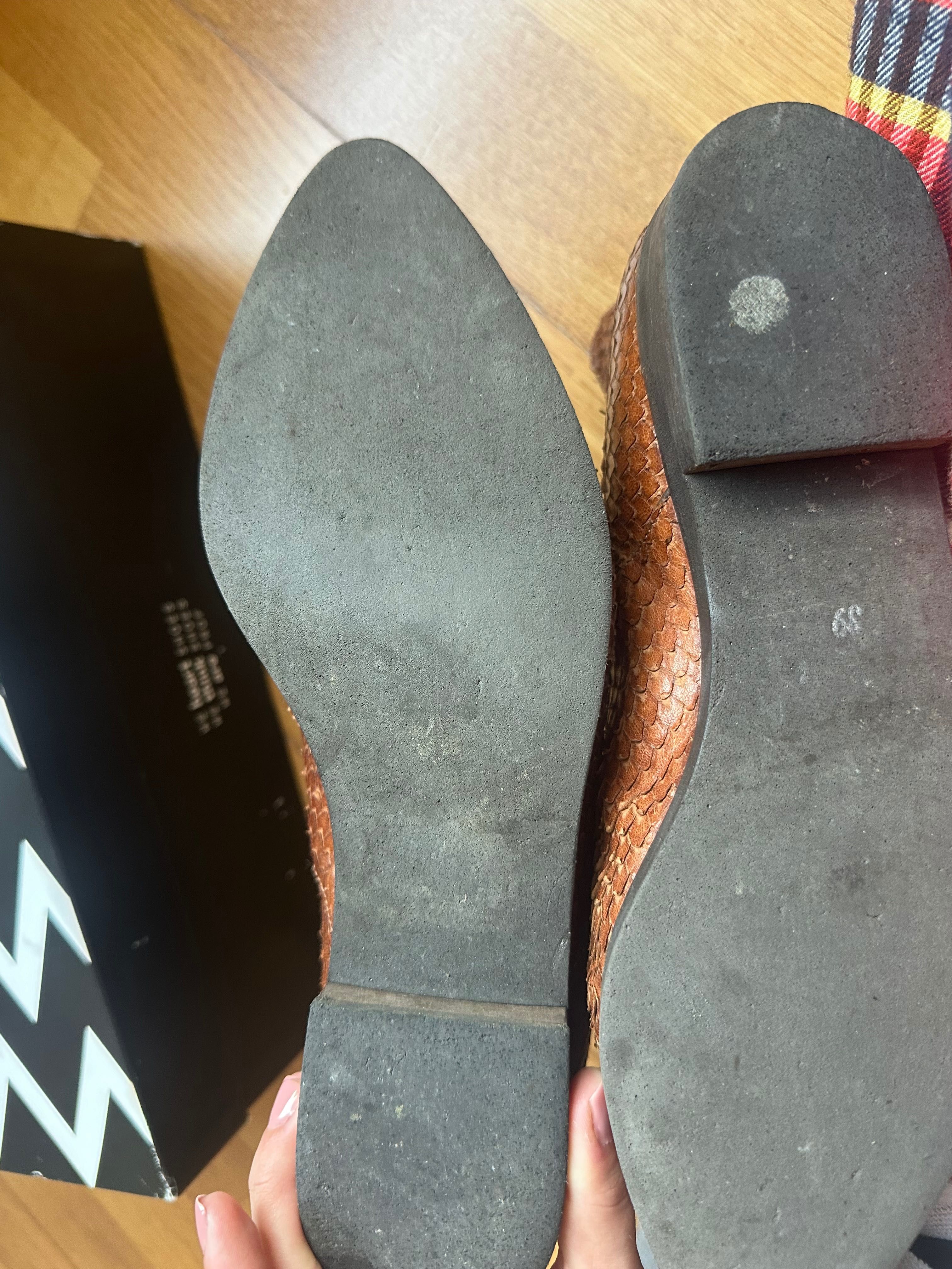 Bota prof -tamanho 39