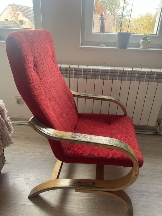 Oddam 2 takie same krzesla za darmo