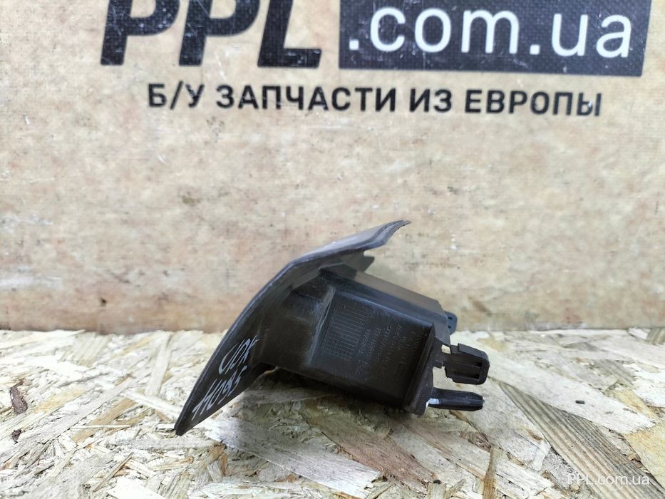 Seat Leon III 12-20 FR Cupra кронштейн омывателя фары левый 5F0807941C