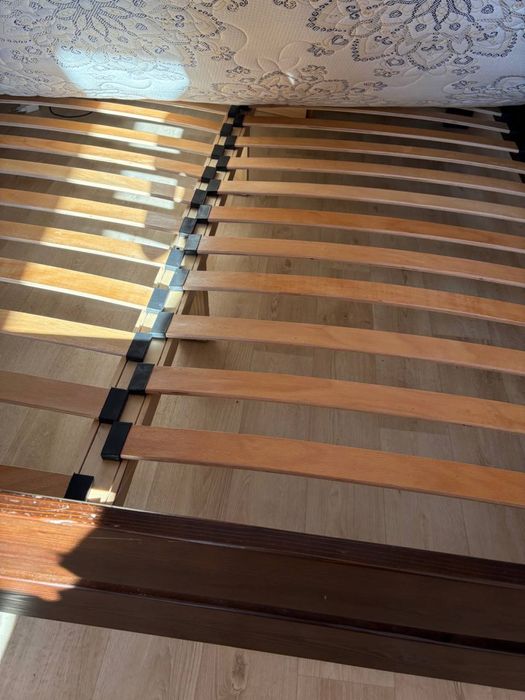 Продам 2-х спальню кровать