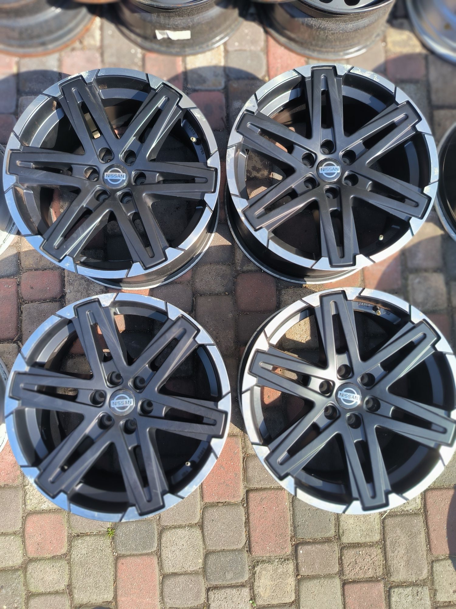 Felgi aluminiowe 18 Nissan Navara Pathfinder - 6x114.3