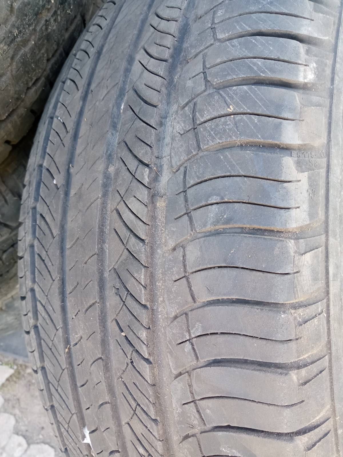 Dunlop Michelin Bridgestone 265/65/17