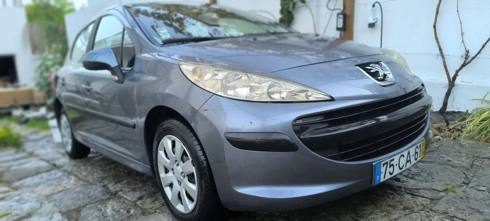 OTIMA OPORTUNIDADE - Peugeot 207 1.4 16 V