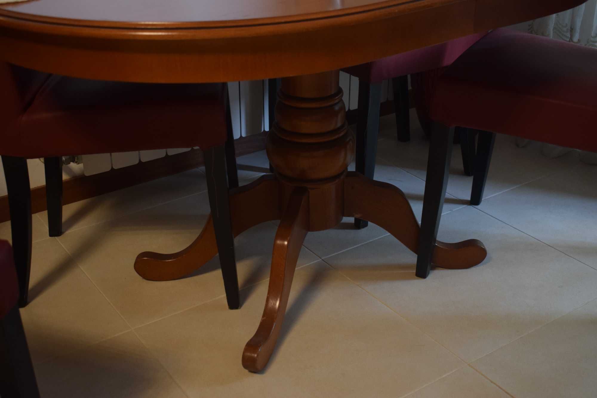 Vendo Mesa de sala com 8 cadeiras